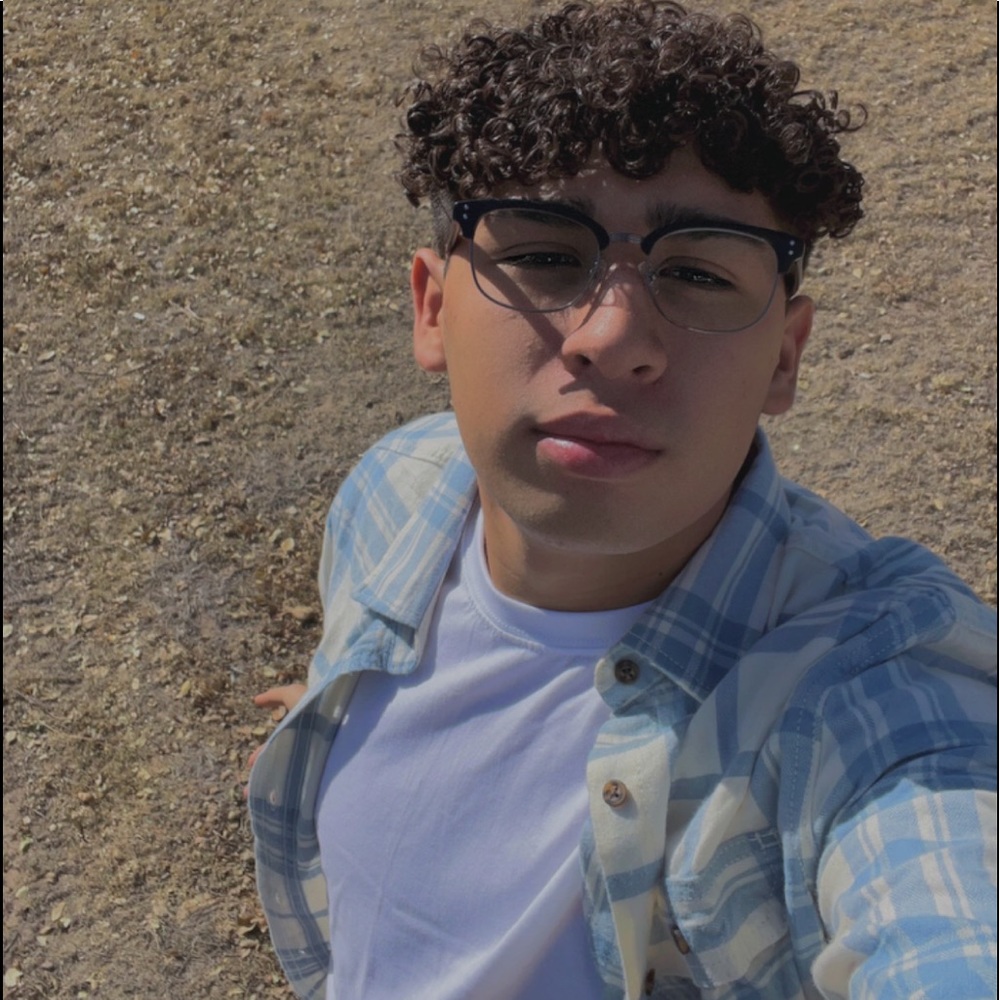 Meet your Posher, Isaias